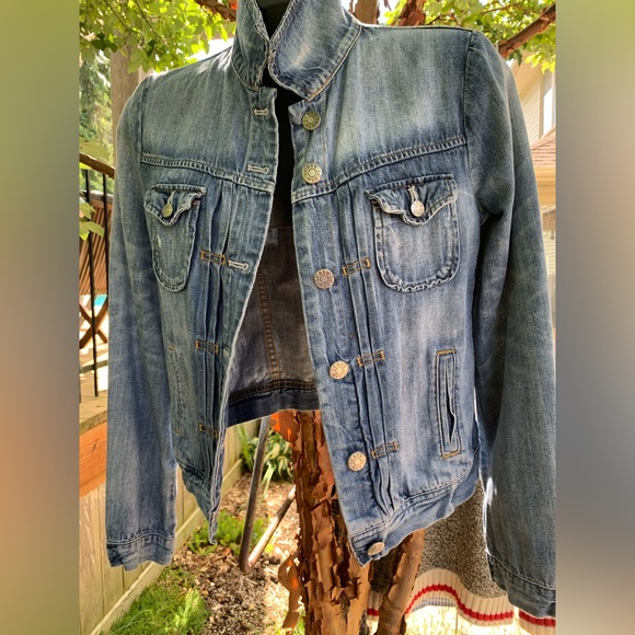 J Crew Denim/Jean jacket Sz. S Pleating Pockets Light Wash - Picture 11 of 11